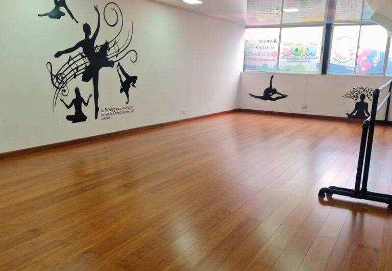 Salón de Danzas - Bambú Carbonizado